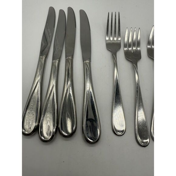 Vintage Oneida USA Stainless Flatware Set Forks Knives Spoons Silverware Utensil - Picture 5 of 5
